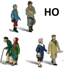 HO Scale - COUPLES IN COATS (6 pcs.) by Woodland Scenics #WOO-A1900