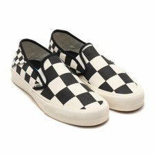 mega checker vans