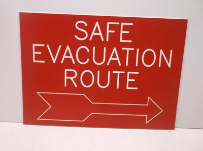 Safe Evacuation Route'''' Right Arrow Etched Sign - Measures 5'''' x 7''''