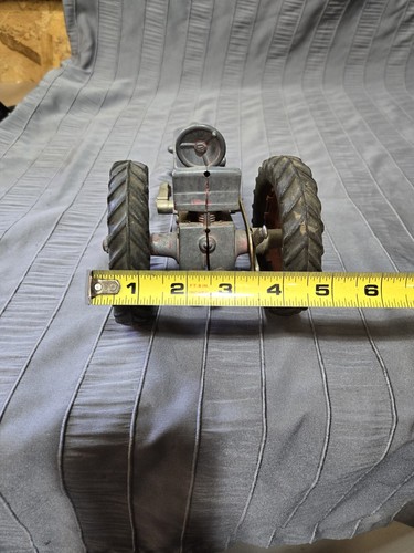Vintage Hubley Diecast Farm Tractor 1950's or 1960's Parts Or Repair Project - Picture 11 of 11