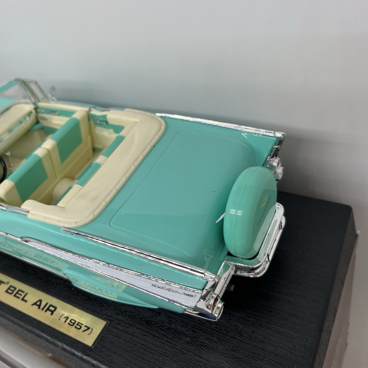 1957 Chevrolet Bel Air Die Cast Road Legends 1:18 Scale Teal