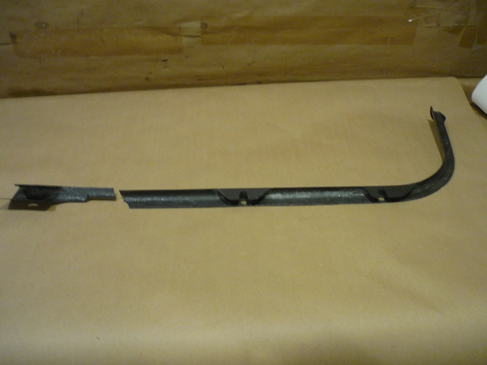 Ferrari F50 - RH Guide Cover For  Seat Belts Carbon Fiber(Damage)  -P/N 64995200