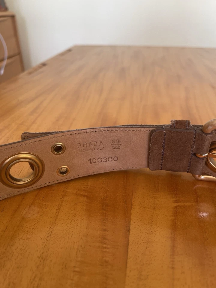 Cinturón Prada Ojal Marrón Suede/Latón Talla 32 Hecho en Italia V. Buen Estado Foto 2 de 4