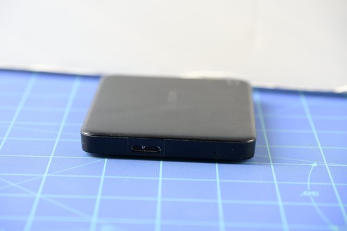 WD - Easystore 2TB External USB 3.2 Gen 1 Portable Hard Drive - Black - Photo 3/4