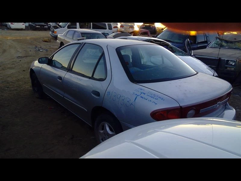 Used Rear Right Door Vent Glass Rear fits: 2003 Chevrolet Cavalier Rear Right Gr - Image 3 of 4