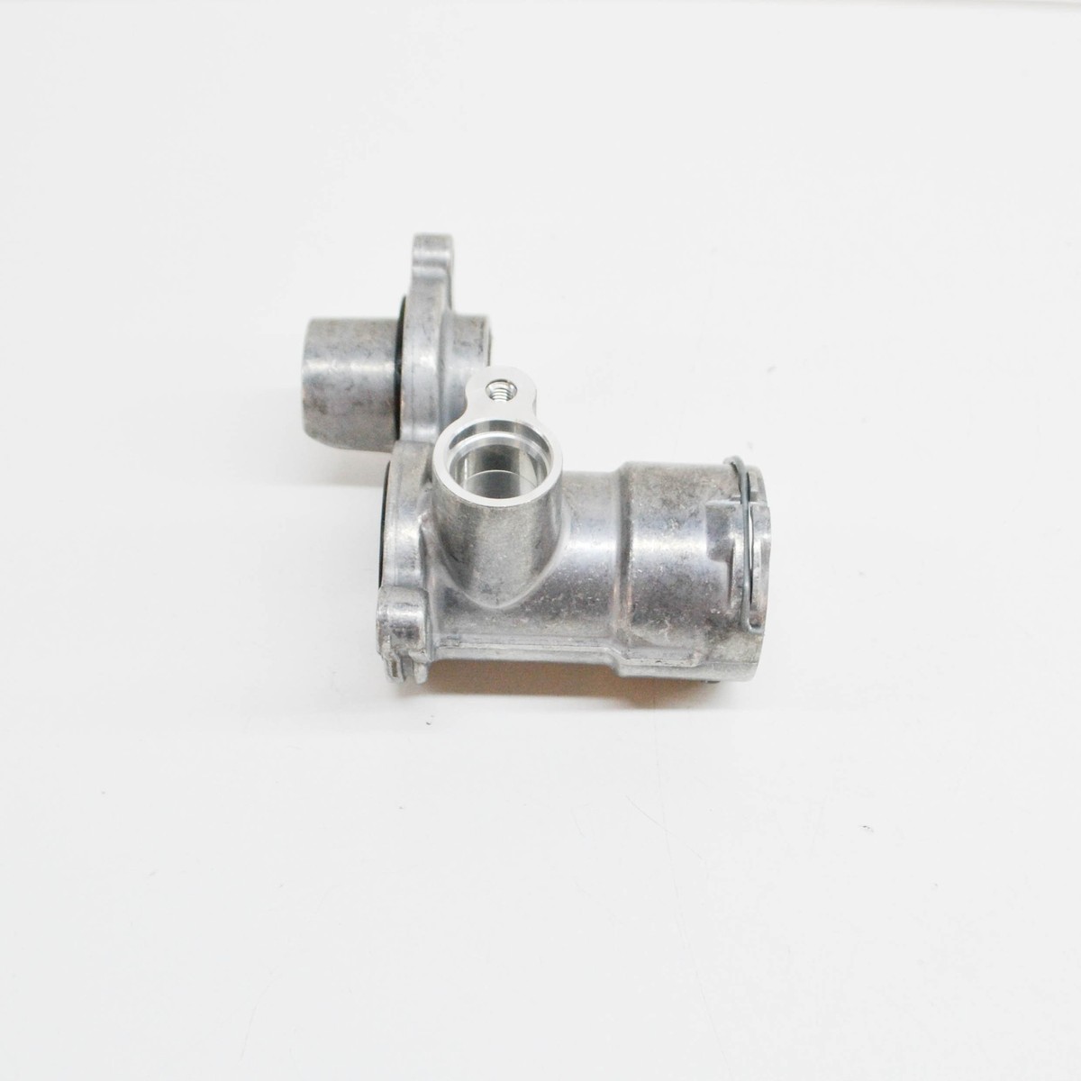 NEW MB SPRINTER W906 CYLINDER CRANKCASE RIGHT FITTING
