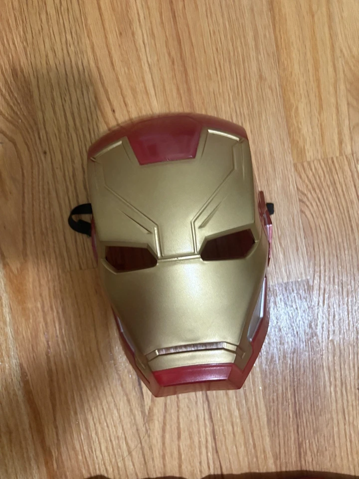 Disfraz Halloween - Traje Iron Man en buen estado para niño. Máscara incluida Foto 3 de 4