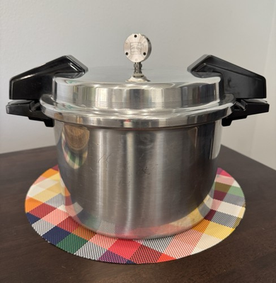 #ad Vintage Mirro 8 Quart Pressure Cooker Canner With Weight Regulator 5 10 15 Lb $28.00