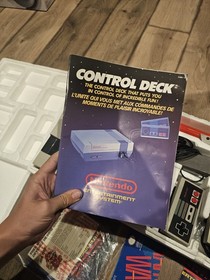 Nintendo NES Action Set w/ Box Zapper 2 Controllers + Mario Duck Hunt CIB