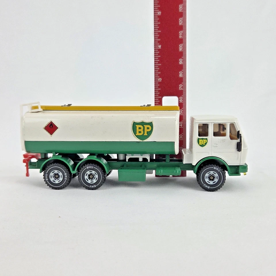 Camión cisterna doble Siku BP Mercedes-Benz 2232 con mangueras camión articulado ver fotos Foto 3 de 4