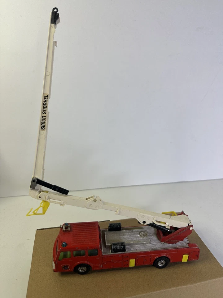 Corgi simon snorkel Dennis Chassis #1126 No Box 1977 Great Britain - Image 2 of 4