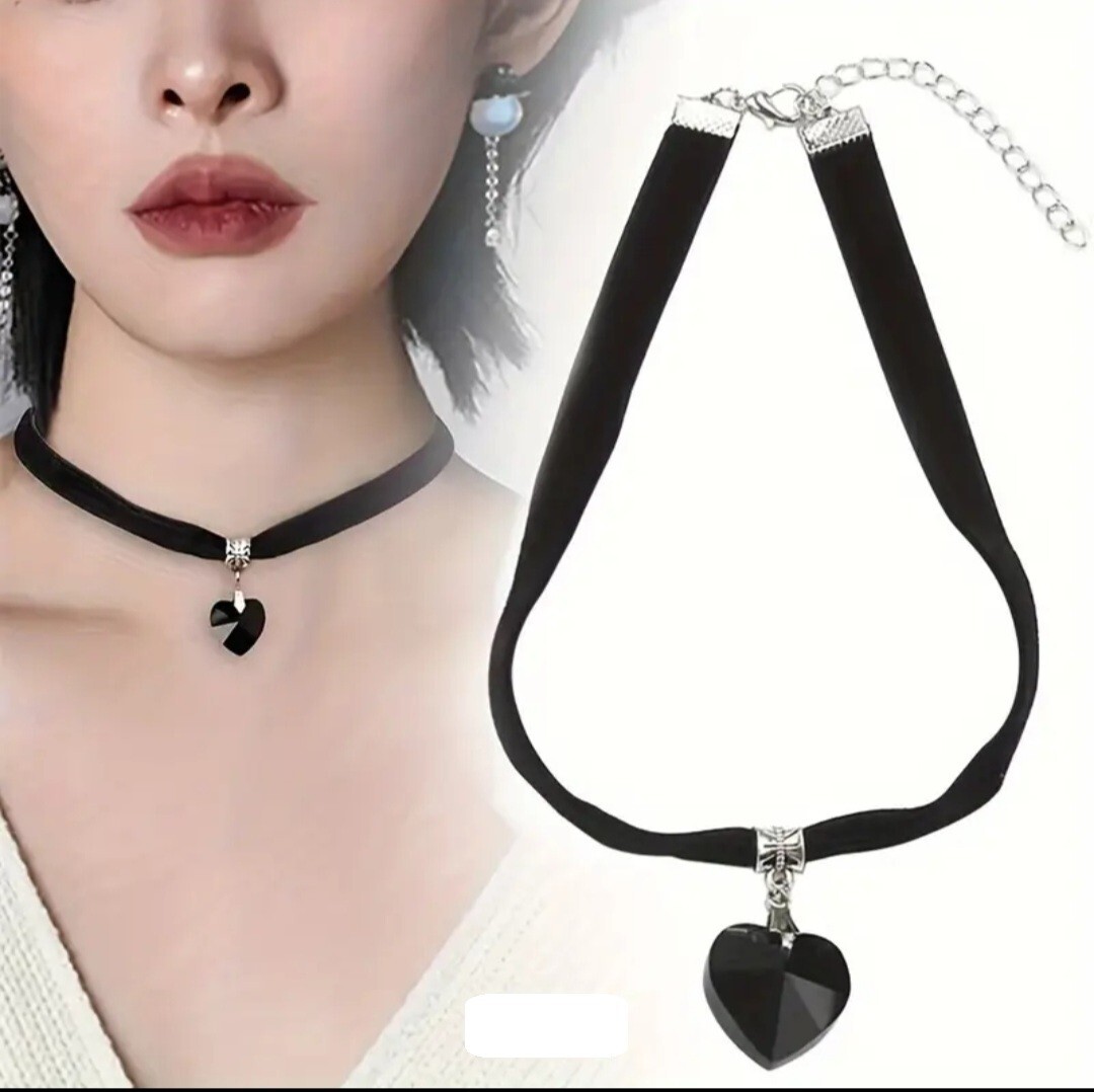 Black Velvet Choker Necklace Diamond Cut Black Heart Pendant All-Season Gift