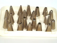 LOT (21) PIECES ICING TIPS CAKE/COOKIE DECORATING INCLUDES: 10- WILTON 11- ATECO