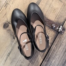 Character Shoes Ladies 7 1/2 Bloch Broadway, Black