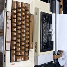 Smith Corona Coronamatic 2200 Electric Typewriter W/Case Vintage Writer Media thumbnail