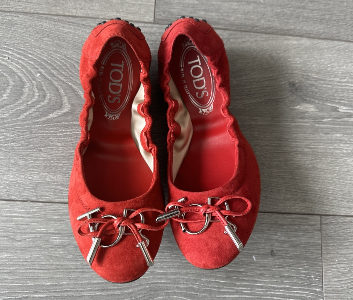 SAOLA Ballerine Tod's punta tonda taglia 35 US 5 5 5 rosse pelle scamosciata suola ciottolata