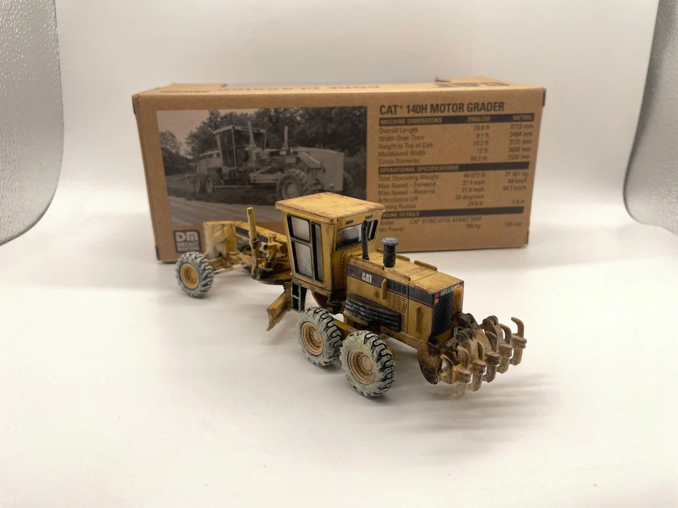 Cat 140H Motor Grader Muddy Veries 1/50 Metal Model By DieCast Masters DM 85030C - Image 4 of 4