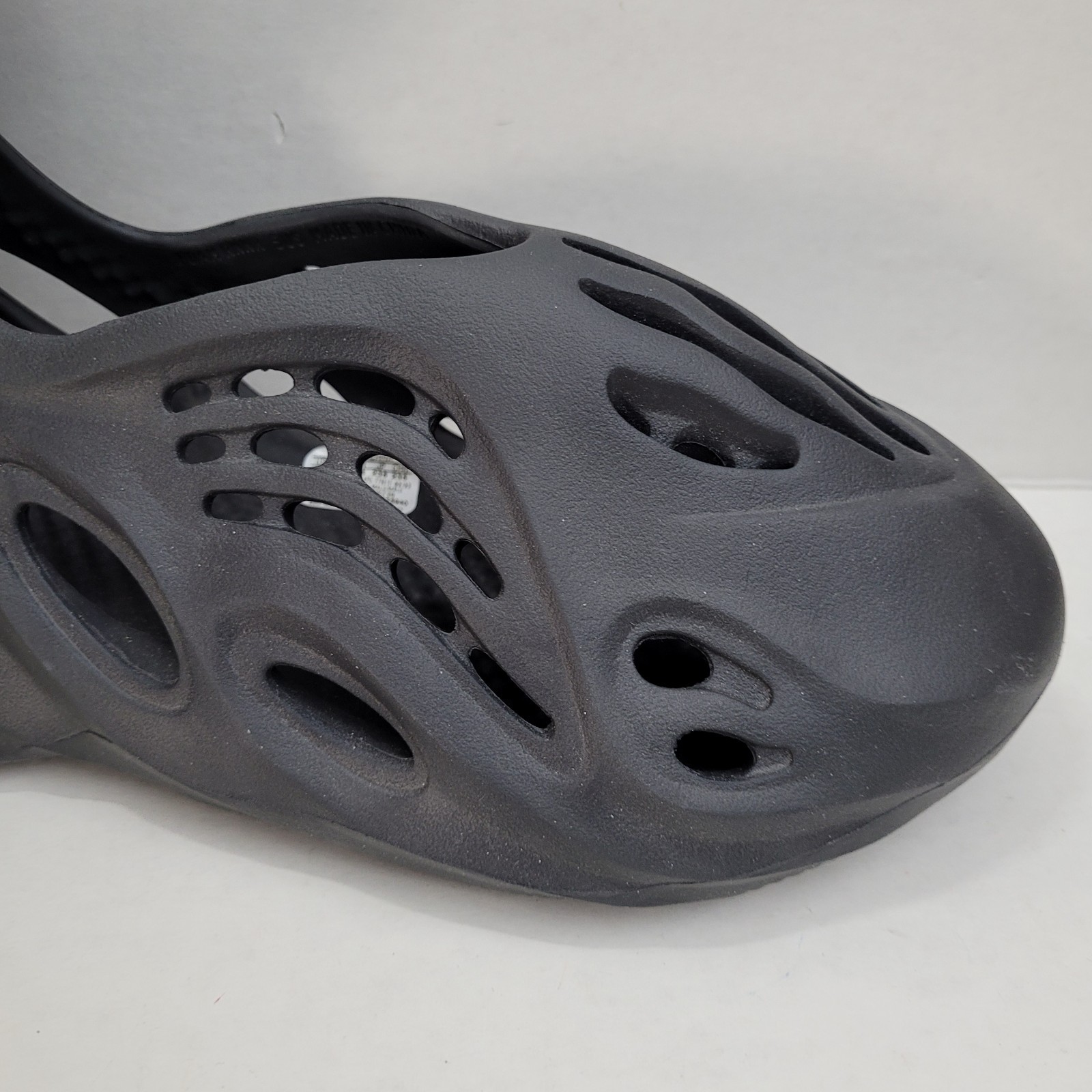 Adidas Yeezy Foam RNR Men's Sneakers Onyx Sz 5 NWT thumbnail 3