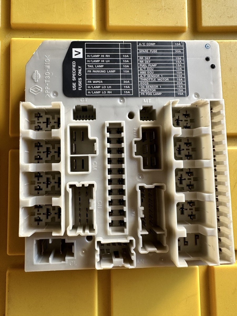 230 2007 2008 2009 2010 Nissan Sentra Fuse Box Body Control Unit PP-T30-M10  OEM