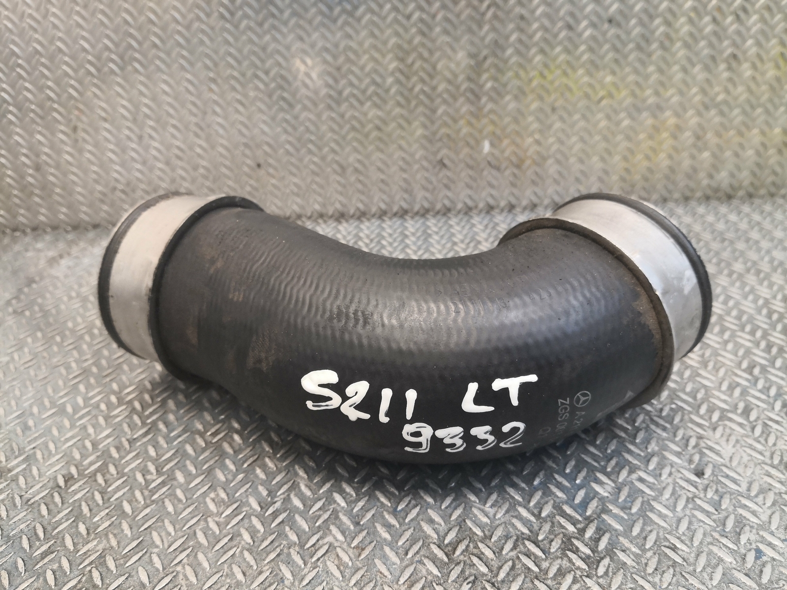 MERCEDES W211 Intercooler Hose Pipe for E Class W211 2.1 Diesel OM646