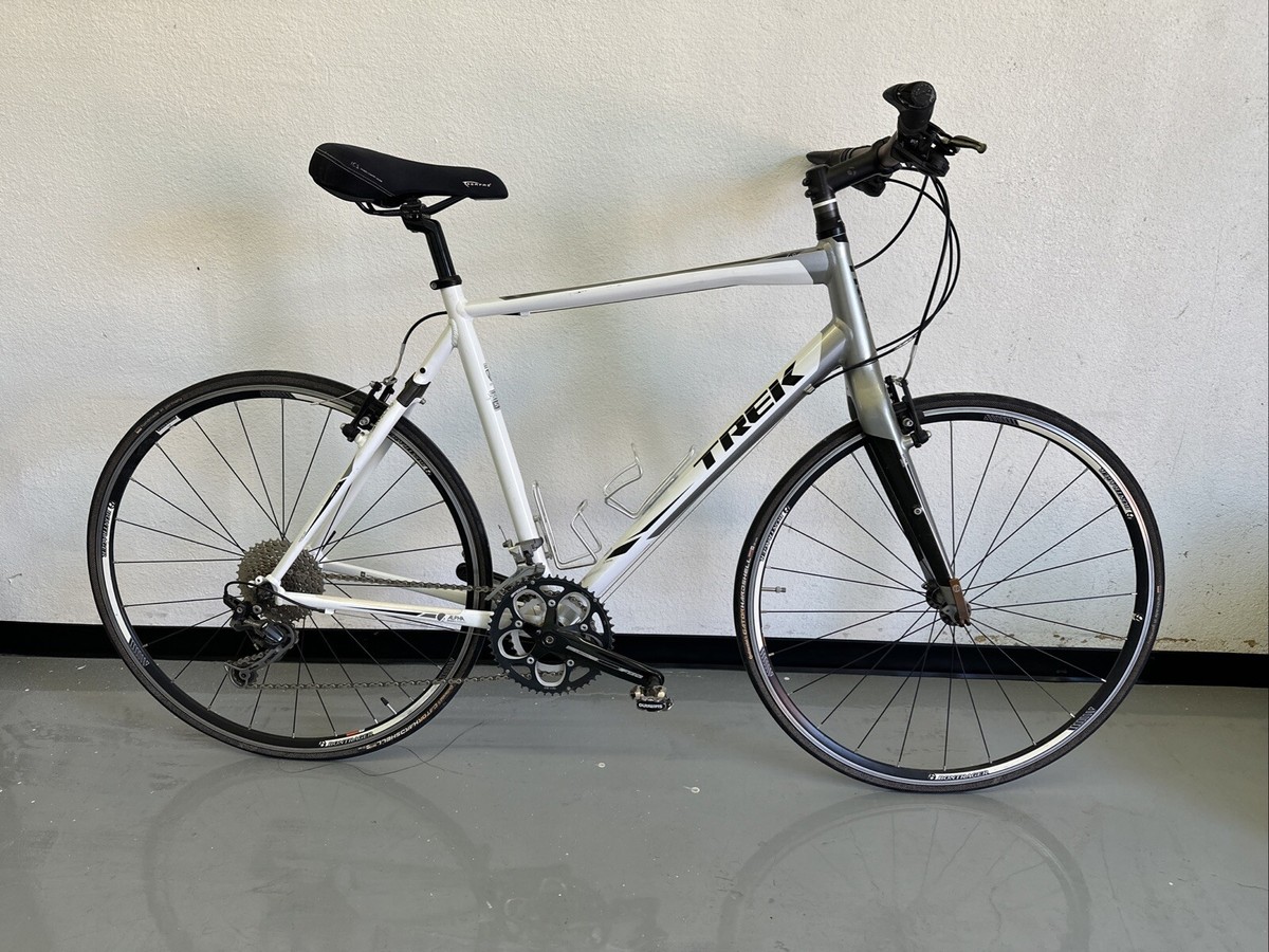Trek 7.6 FX Seven.Six Carbon Aluminum Hybrid Fitness Gravel Trek 7.6 FX Seven.Six Carbon Aluminum Hybrid Fitness Gravel