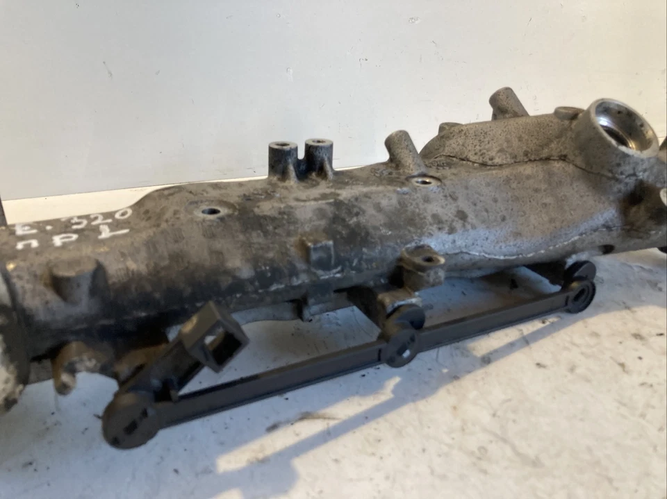 Mercedes W211 Intake Manifold And Egr Valve 00005320C4 / Lf00052 V6 E280Cdi 2007 - Image 2 of 4