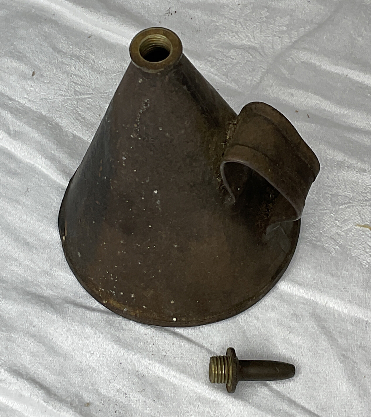 VINTAGE CONICAL CARPENTER AUTO OIL CAN OILER SQUIRTER PUFF CONE TOOL ENGINEER