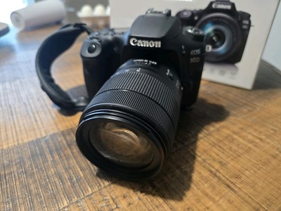 Canon EOS 90D EF-S18-135mm f/3.5-5.6 IS USM Lens Kit