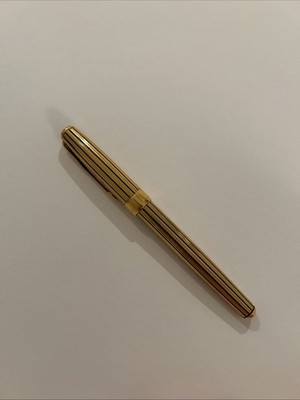 Parker Sonnet Athenes Gold pen with a gold-plated finish and black stripes