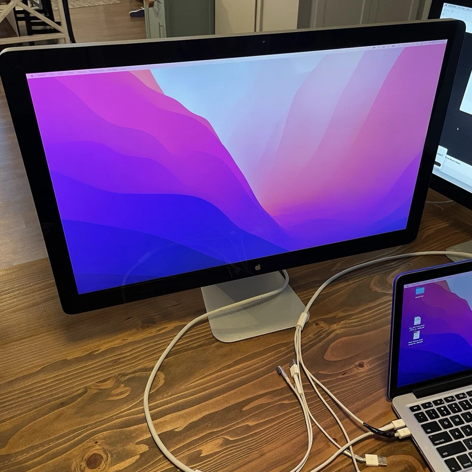 27" Apple Cinema Display Widescreen LED 27-inch Monitor A1316 Excellent Display - Image 2 of 4