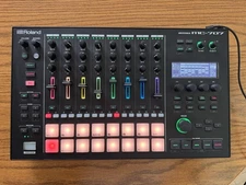 Roland MC-707 Groovebox w/Sound Packs