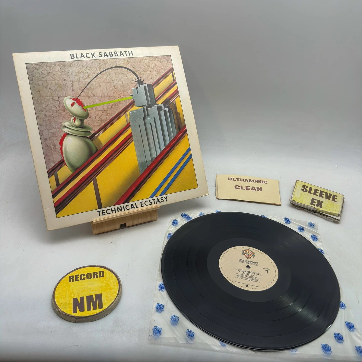 Black Sabbath почти как новая (NM или M -) LP виниловые пластинки