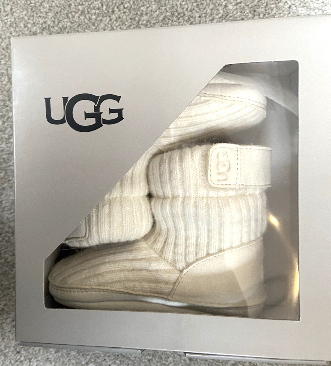 New in Gift Box UGG  Skylar Baby toddler Booties Ivory 4/5 12-18 months Ret. $50