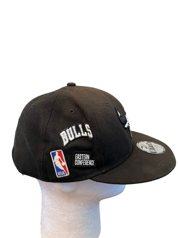 Chicago Bulls NBA Black Snapback Cap White Logo New Era 9FIFTY One Size ...