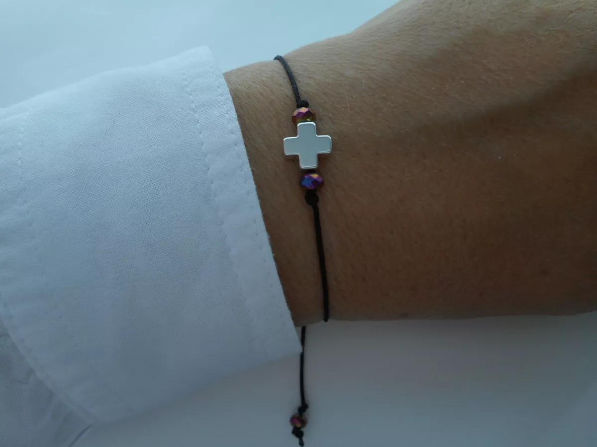 String cross shop bracelet