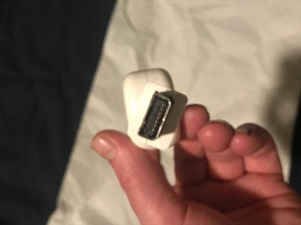 Apple Mini-VGA Plug to S Video & RCA composite Mac to TV Adapter 603-2650  - Image 3 of 4