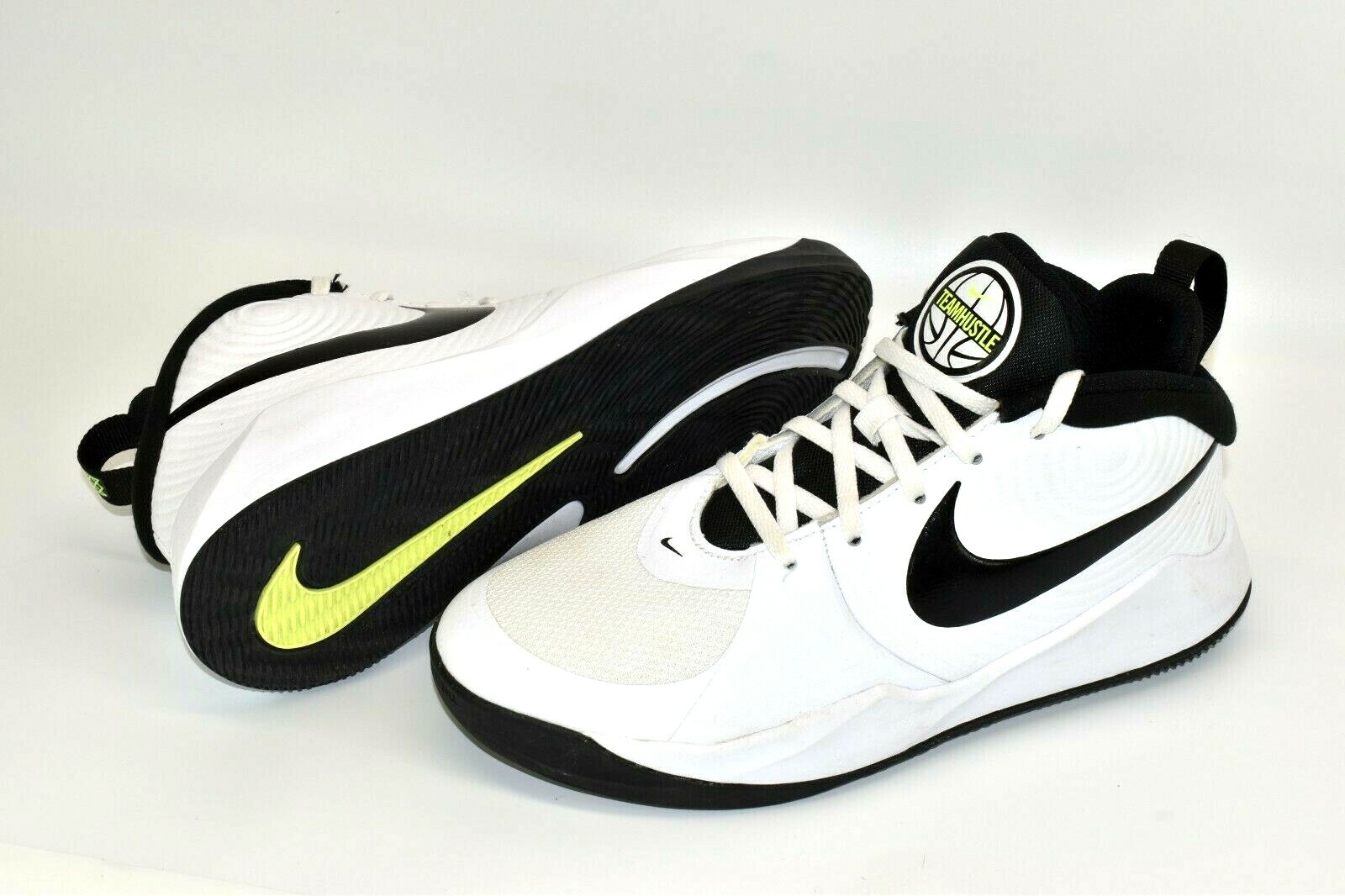 nike hustle d8 grade school