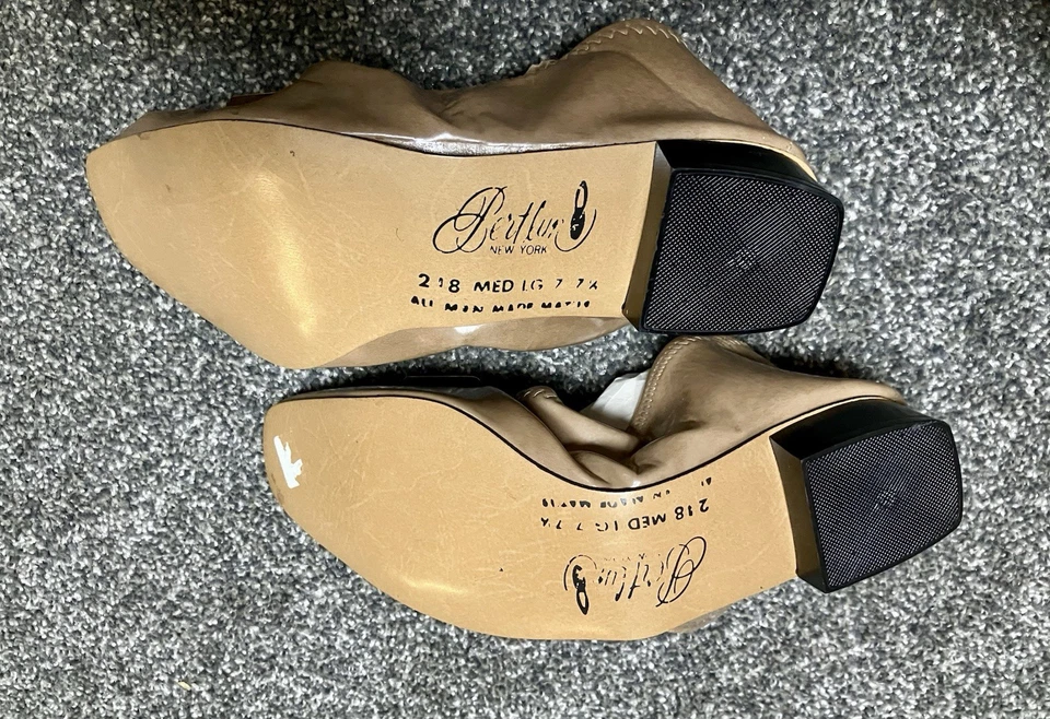 Vintage 60s Bertlyn New York Foldable Flats Medium 7 7.5 Taupe Nude Gold Buckle - Image 4 of 4