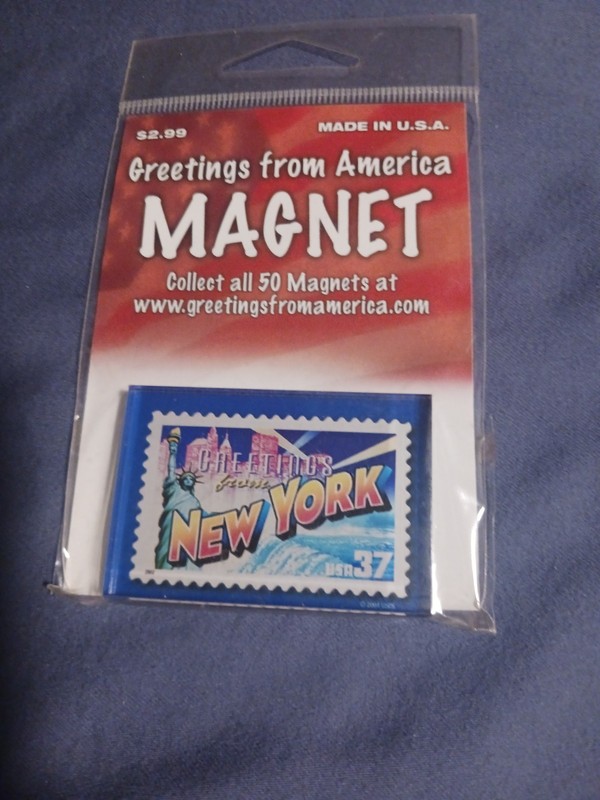 MAGNET Greetings From NEW YORK .37 STAMP