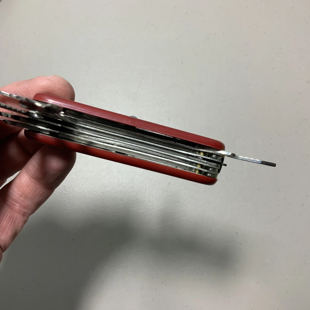Multi-Tool Knives 2 Red Star-in-Q 15 Tools Pocket Screw File One Tool for Parts