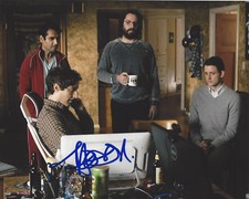 THOMAS MIDDLEDITCH SIGNED AUTHENTIC 'SILICON VALLEY' 8X10 PHOTO B w/COA ACTOR 