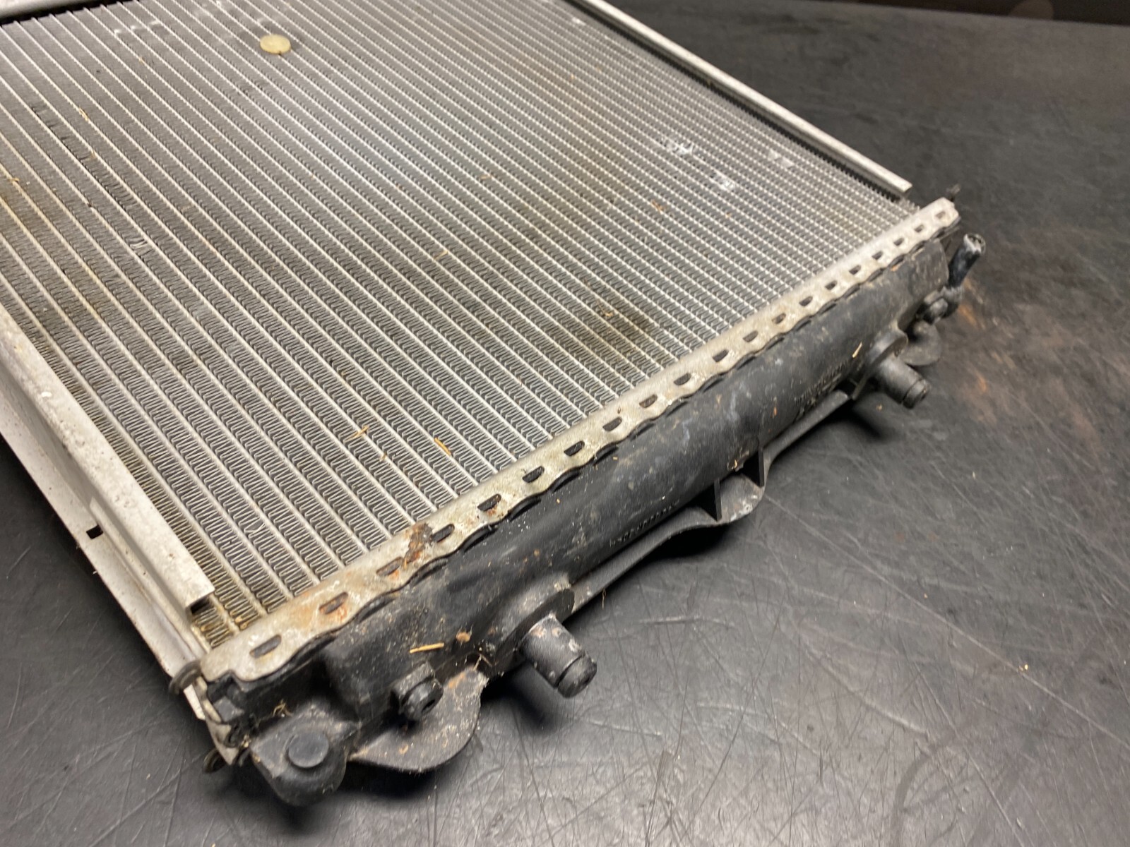 Porsche 911 GT3 2004 Right Radiator