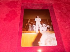 VINTAGE ELVIS PRESLEY COLOR SNAPSHOT PHOTO IN CONCERT