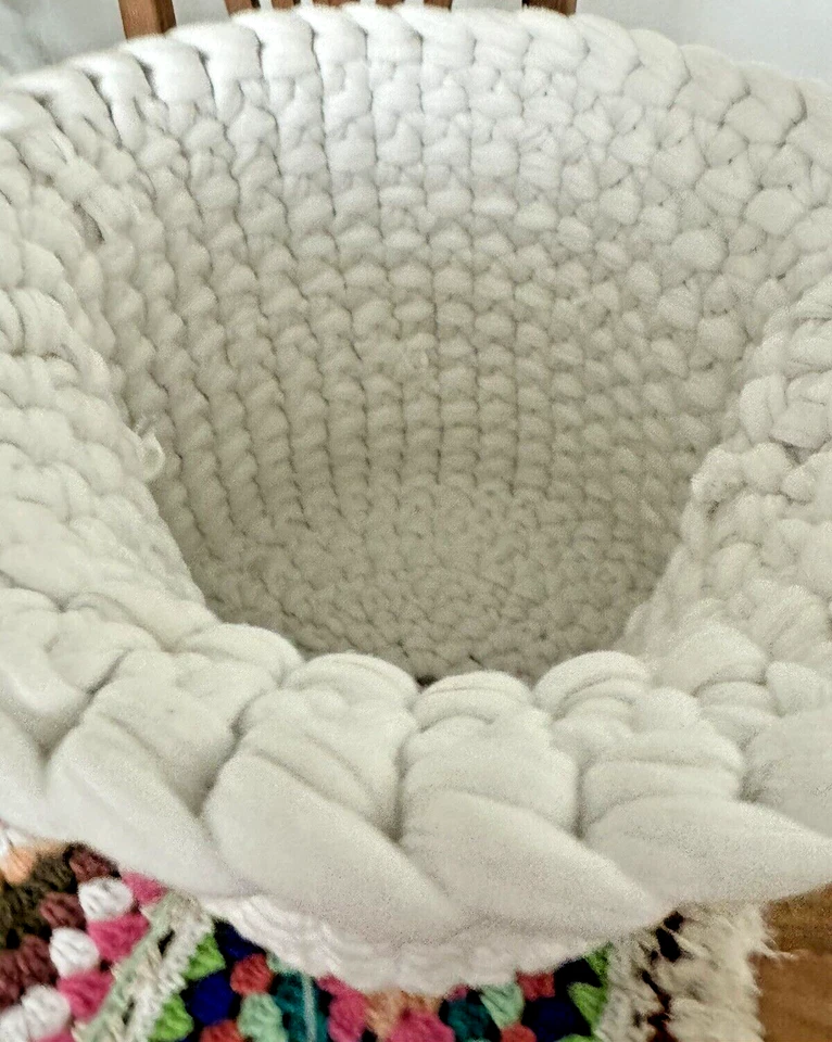 Nuevo con etiquetas Hecho a mano Grueso Algodón Crochet Cesta Cubo de Almacenamiento Blanco 14" Foto 2 de 4