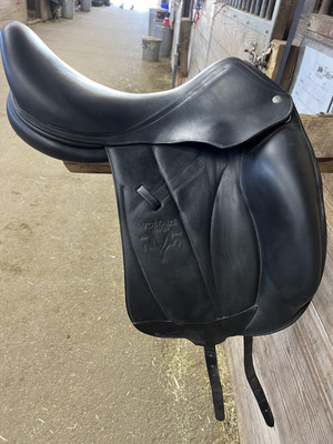18'' Voltaire Adelaide 3A (2017) Full Buffalo Leather Dressage Saddle 