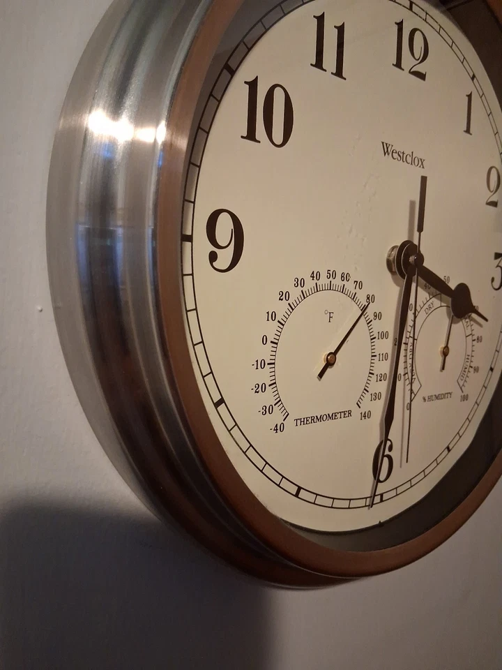 Reloj de pared Westclox acabado plateado 12 pulgadas Termómetro de marco metálico redondo. Bonito Foto 4 de 4