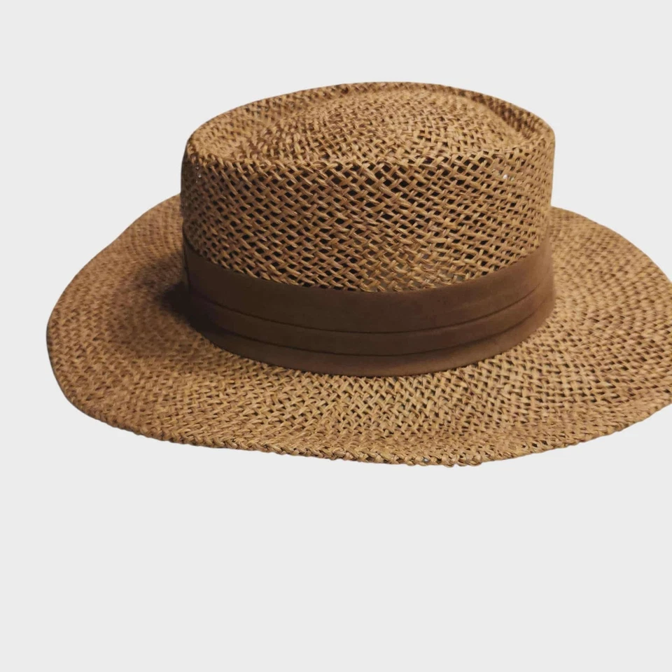 Sombrero de Paja Greg Norman Signature Banda Marrón Latón Logo Tiburón Estilo Panamá OSFM Foto 3 de 4
