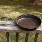 Vintage WAGNER Sidney Ohio Cast Iron 10.5" SKILLET FRY PAN W/Thumb Handle A10-97