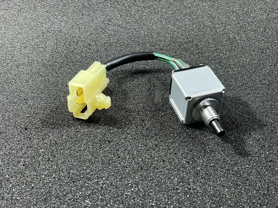 84-89 TOYOTA PICKUP INTERRUPTOR DE LUZ DE ADVERTENCIA DE FRENO DE MANO FABRICANTE ORIGINAL NUEVO Foto 4 de 4