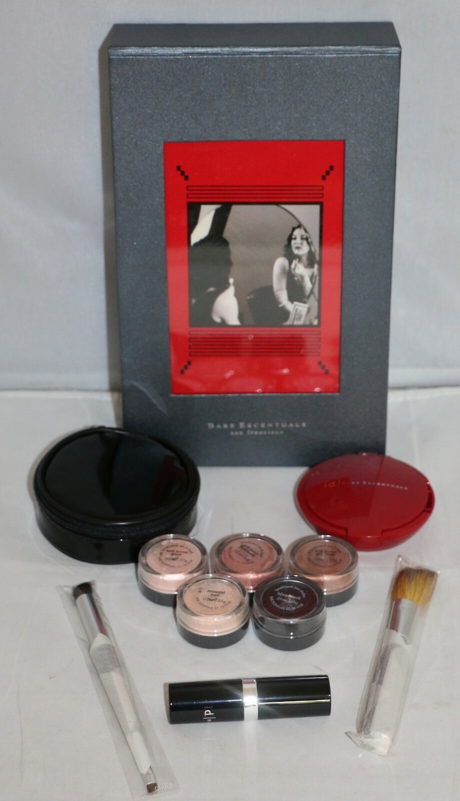 Jewelry Box with Bare Excentuals Make Up Kit  - Original Formulation NEW-image